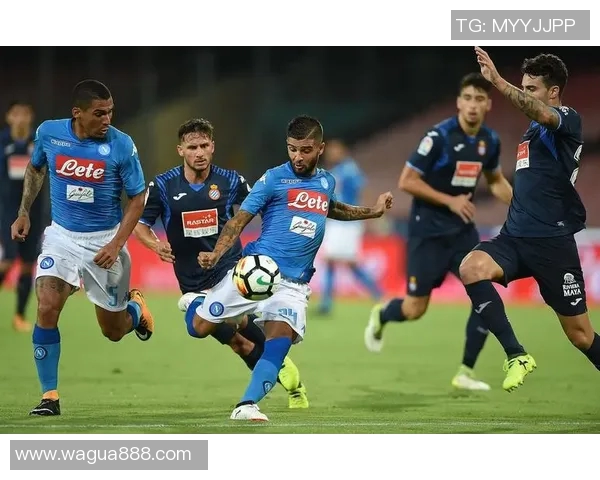 足球球服号码的意义与选择技巧解析助你成为球场上的明星